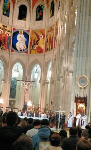 Vía Crucis 2024 de jóvenes en la Catedral de la Almudena